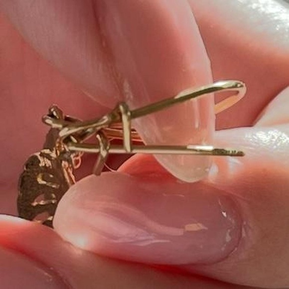 Vintage 10k Solid Gold Dangly Leaf Charm Earrings - Picture 6 of 7